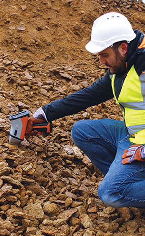 9678757_New-X-MET8000-Expert-Geo-a-new-high-performance-geochemistry-handheld-XRF-analyser.png